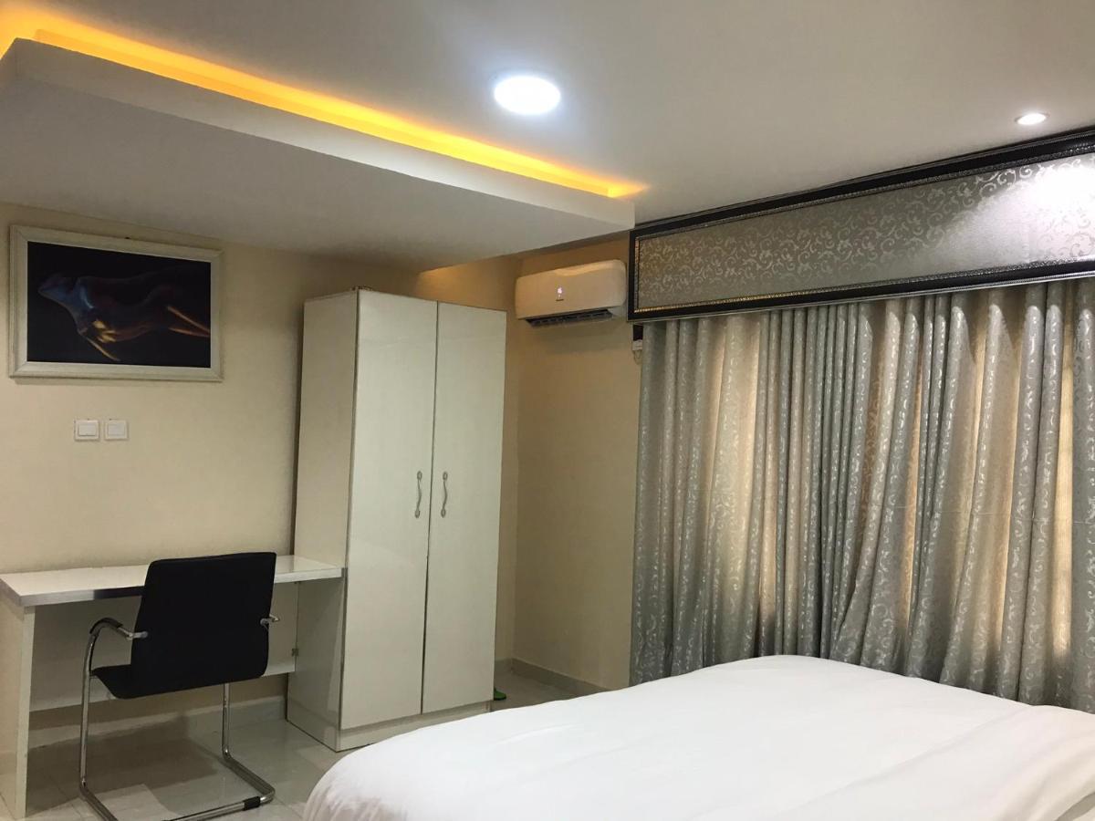 Appleville Suites อีเคจา ภายนอก รูปภาพ