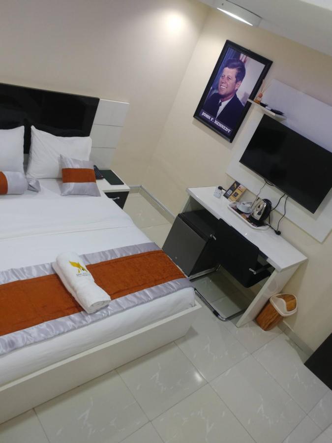 Appleville Suites อีเคจา ภายนอก รูปภาพ